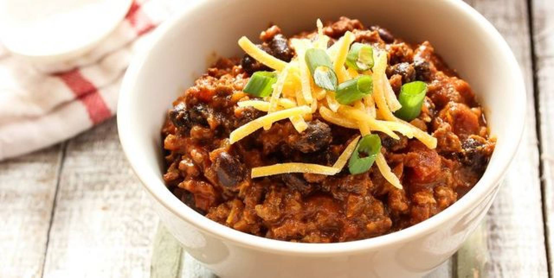 HEALTHY PORTION-Red Bean Grass-fed Beef Chili w/Cheddar...Cilantro Brown Rice & Garlic Brussles Sprouts.