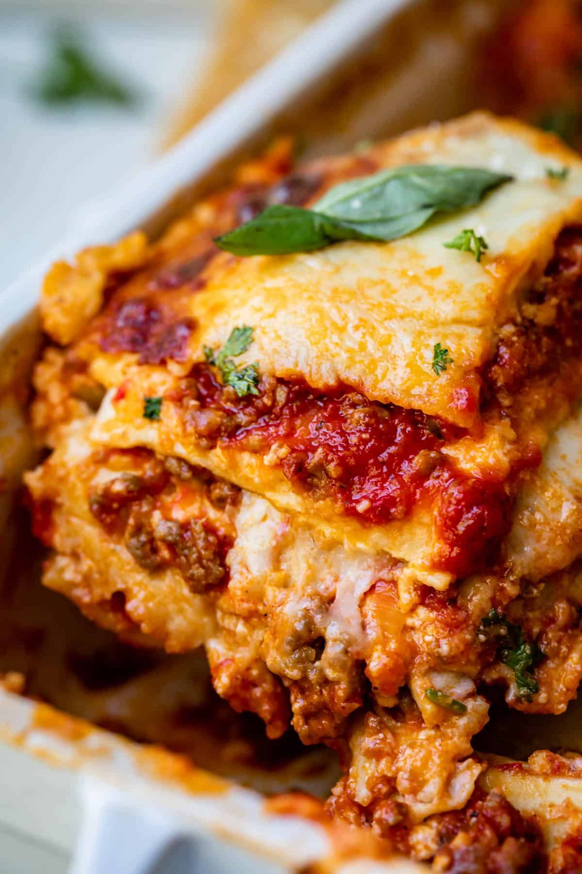 HEALTHY PORTION-Italian Lasagna w/Grass-Fed Beef, Marinara Sauce, Mozzarella Cheese & Broccoli.