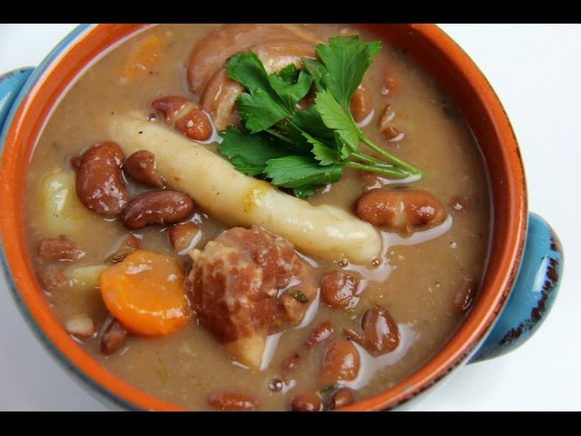Jamaican Style Red Peas Soup w/Beef(32oz)-Potatoes, Dumplings w/Rich Beef Flavor & a Hint of Spice.